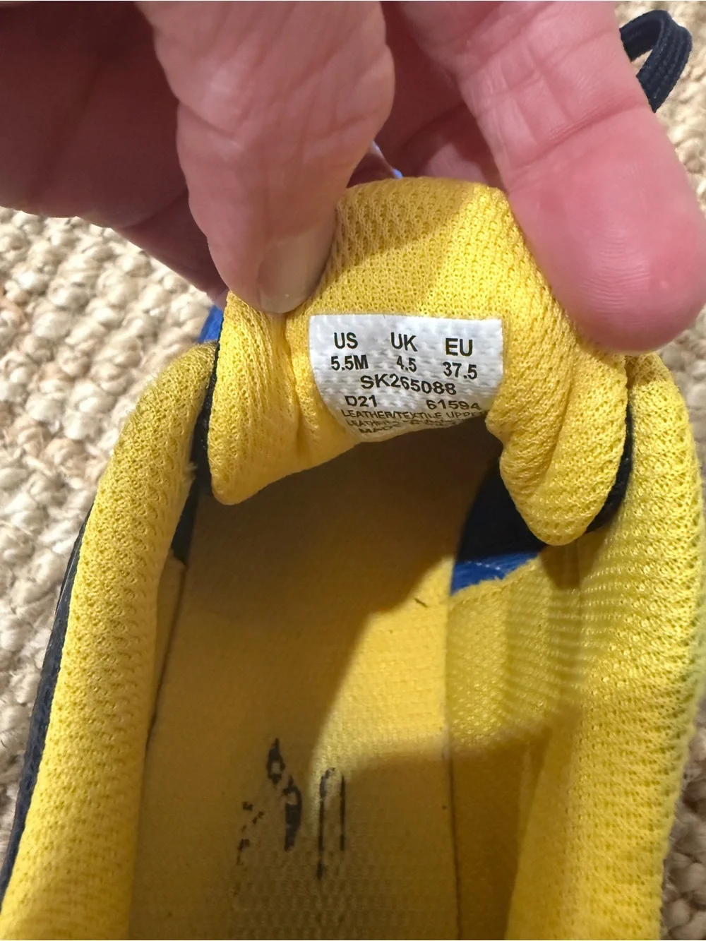 VGUC Saucony Cohesion Kids Blue and Yellow Athletic Sneakers